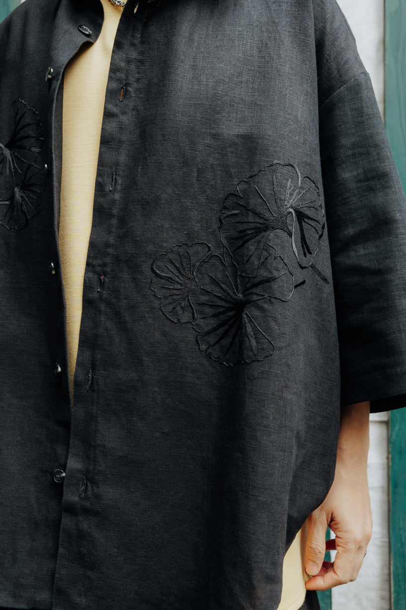 Chemise simple broderie au fil de soie noir