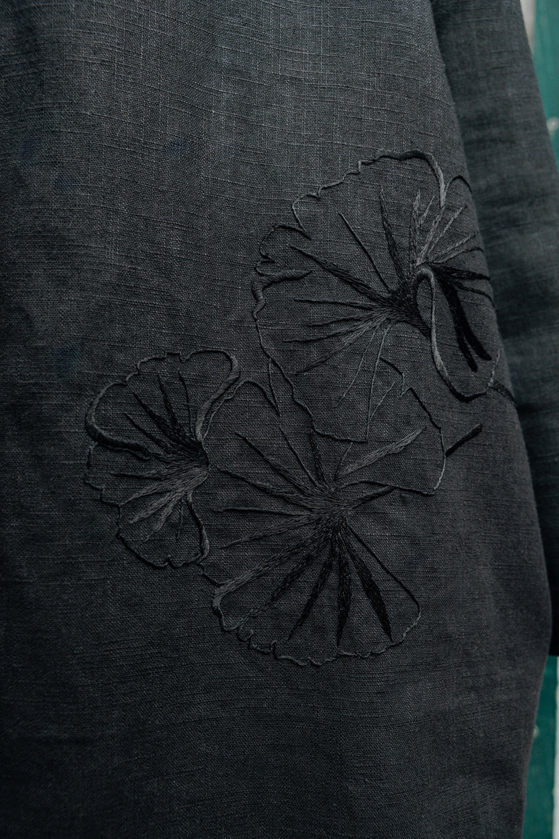 Chemise simple broderie au fil de soie noir