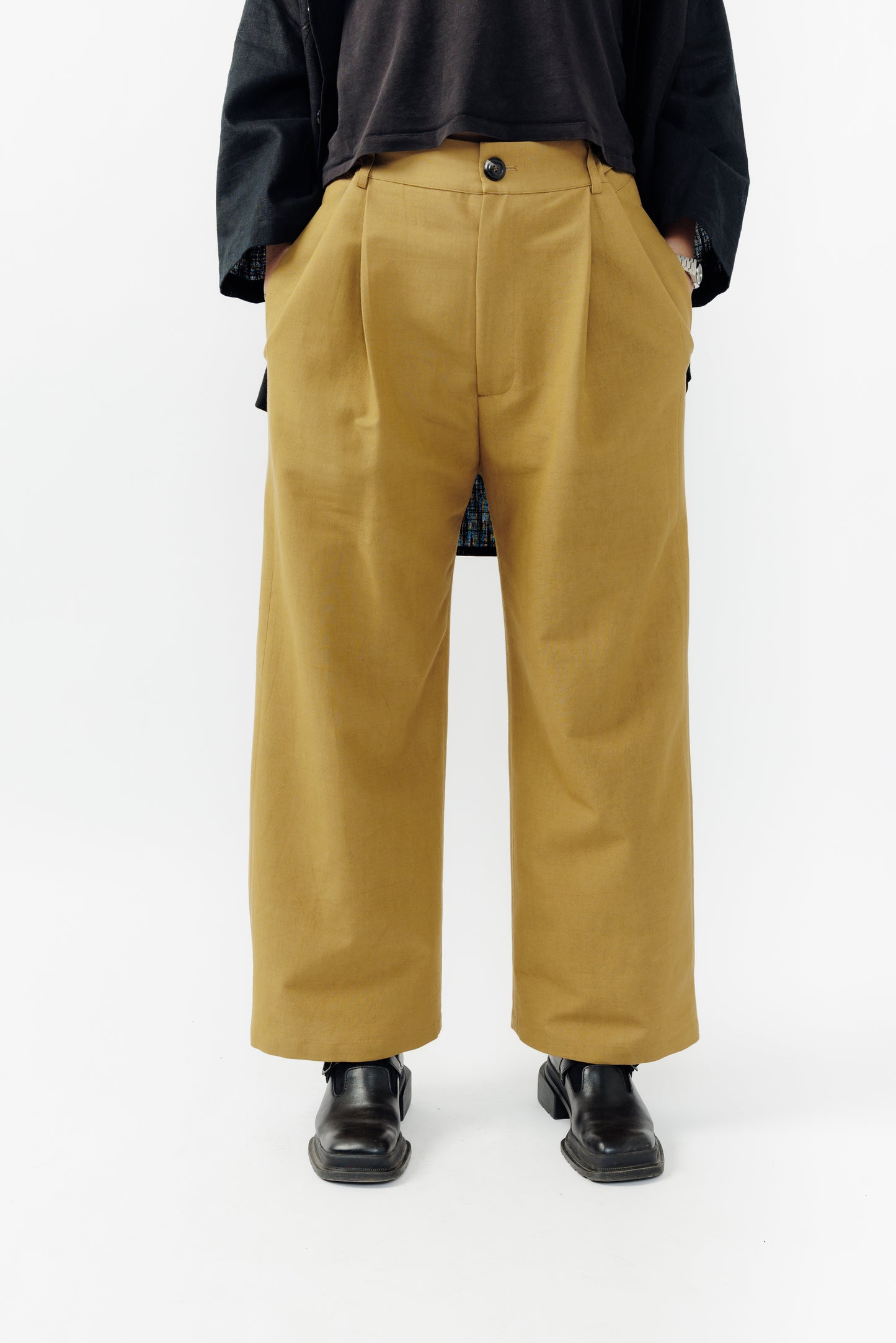 Pantalon droit sable en crêpe de coton et laine