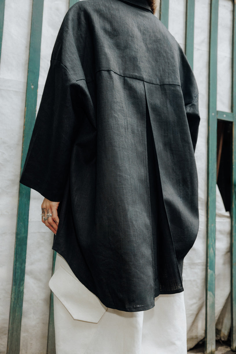 Black rounded linen shirt