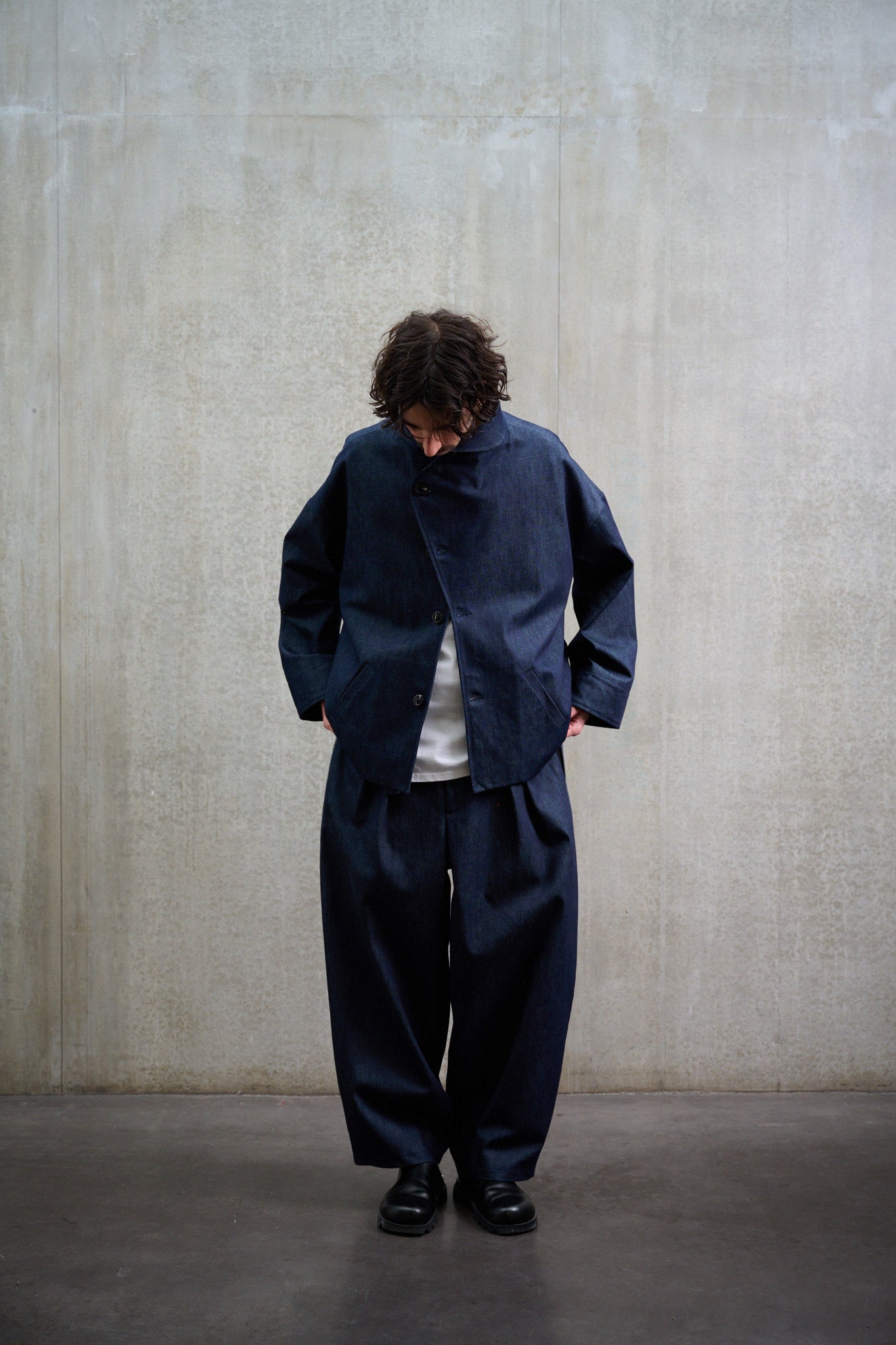 Pantalon circulaire en denim brut