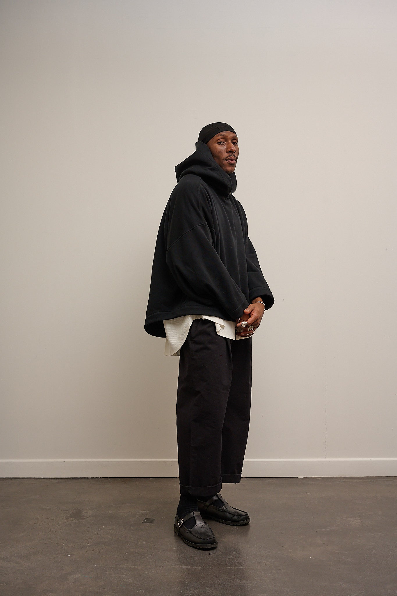 Hoodie Mino noir en molleton