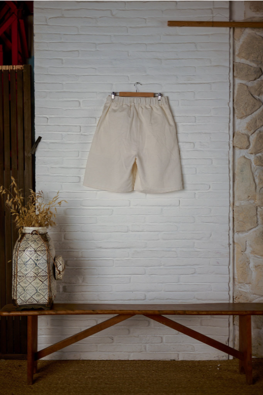 Fudge and licorice balloon shorts