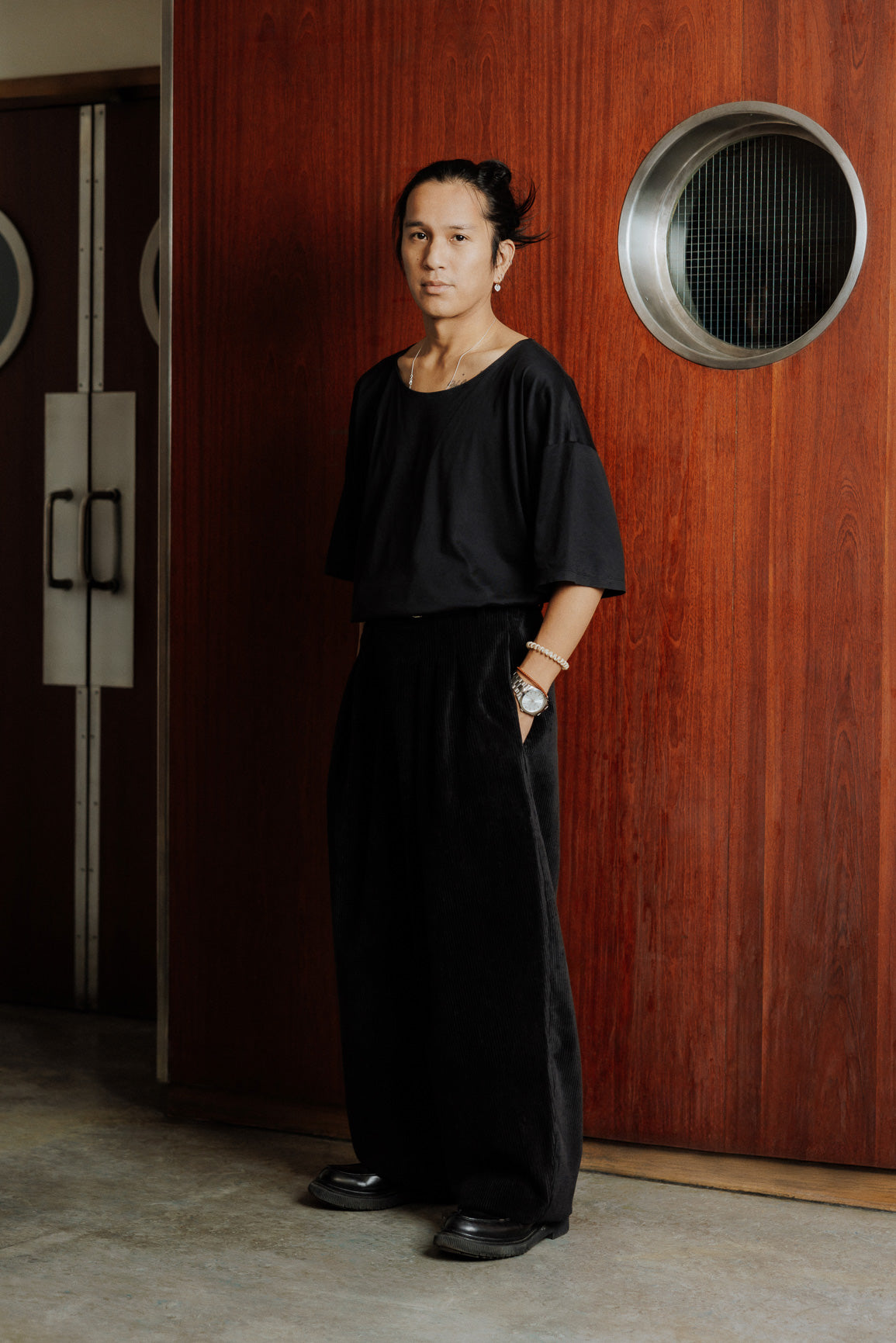 Pantalon circulaire noir en velours