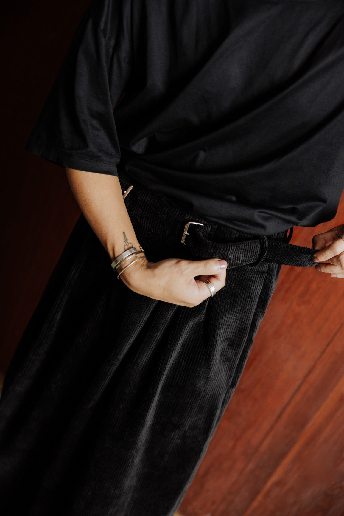 Pantalon circulaire noir en velours