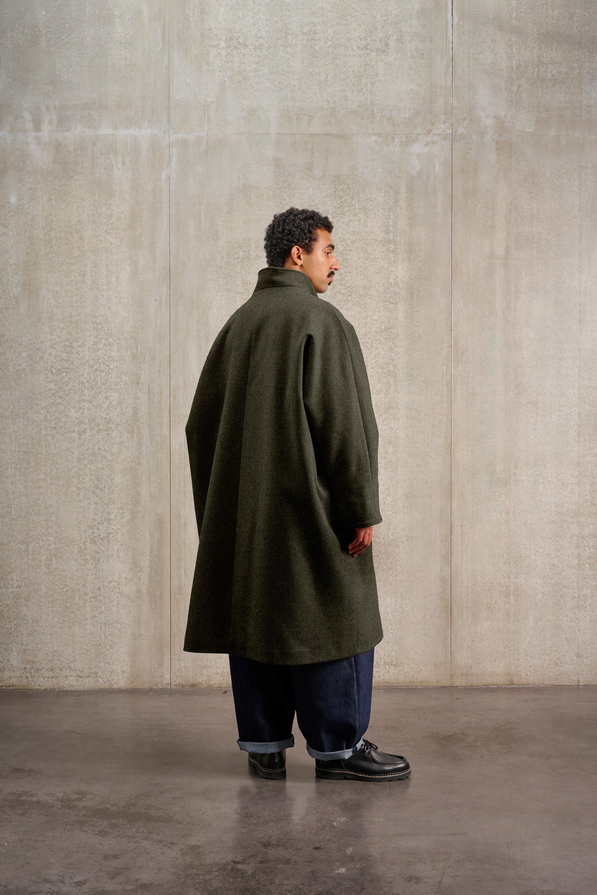 TANZEN – Long coat in green herringbone double-faced wool cloth