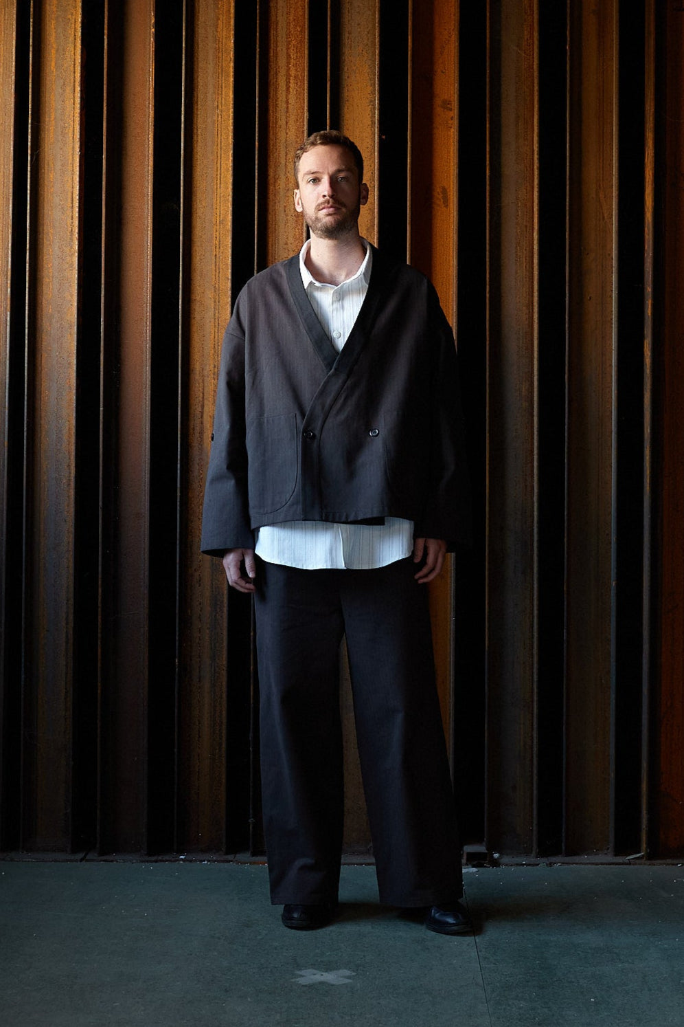 Pantalon droit brun à rayures tennis