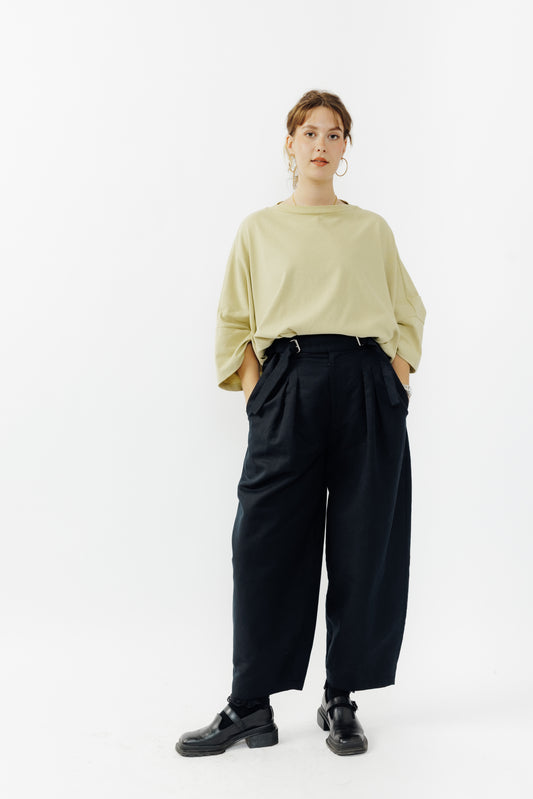 Circular Trousers - Balloon fit in black cotton & linen
