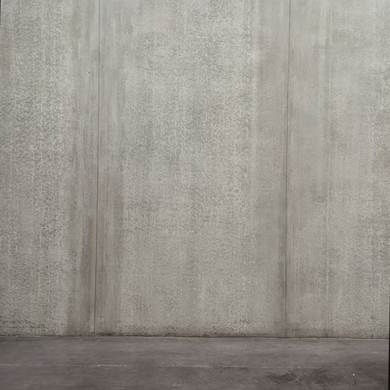 Pantalon circulaire Aïdama, coupe ballon en laine froide marron chiné. Porté par un mannequin homme et vu en mouvement à 360°.