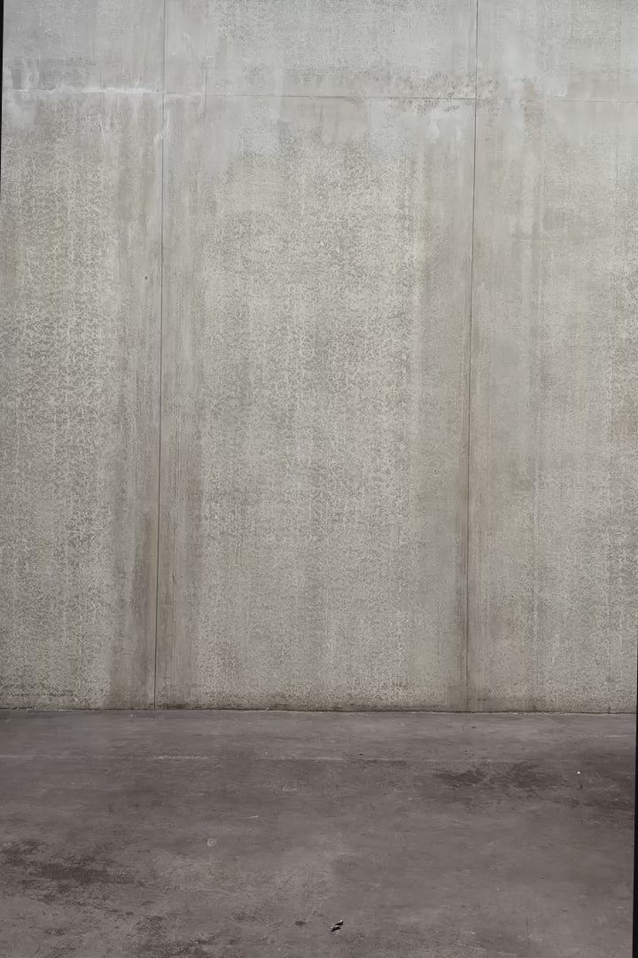 Pantalon circulaire Aïdama, coupe ballon en laine froide marron chiné. Porté par un mannequin homme et vu en mouvement à 360°.