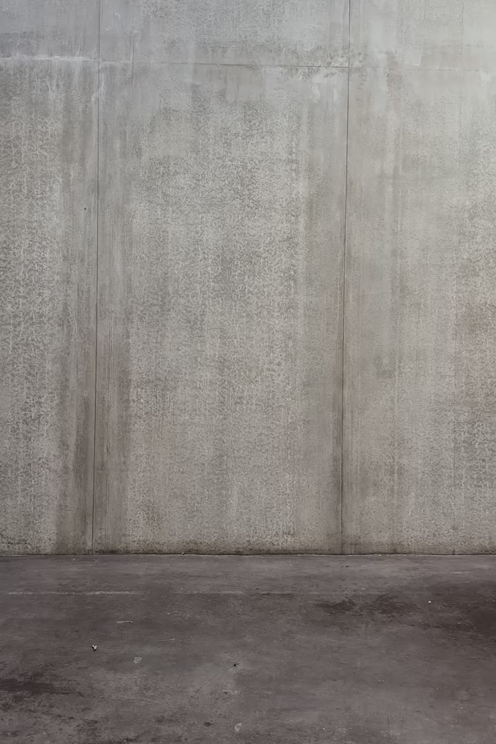 Pantalon droit Aïdama, coupe oversize en laine froide vert chiné. Porté par un mannequin homme et vu en mouvement à 360°.
